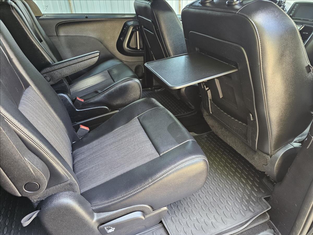 Lancia Voyager MPV 2,8 l 130 kw