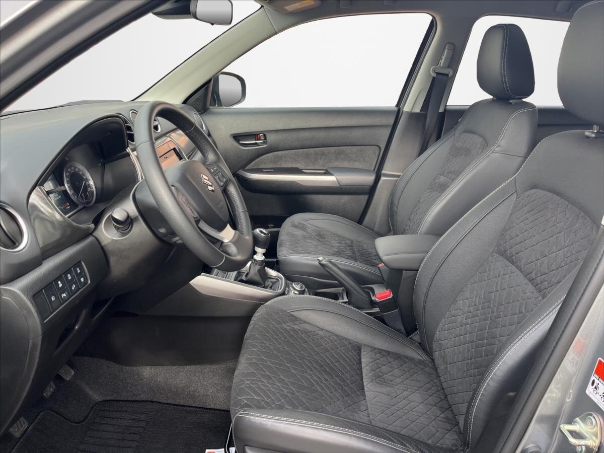 Suzuki Vitara SUV / Terénní 1,4 l 95 kw