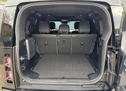 Land Rover Defender 13