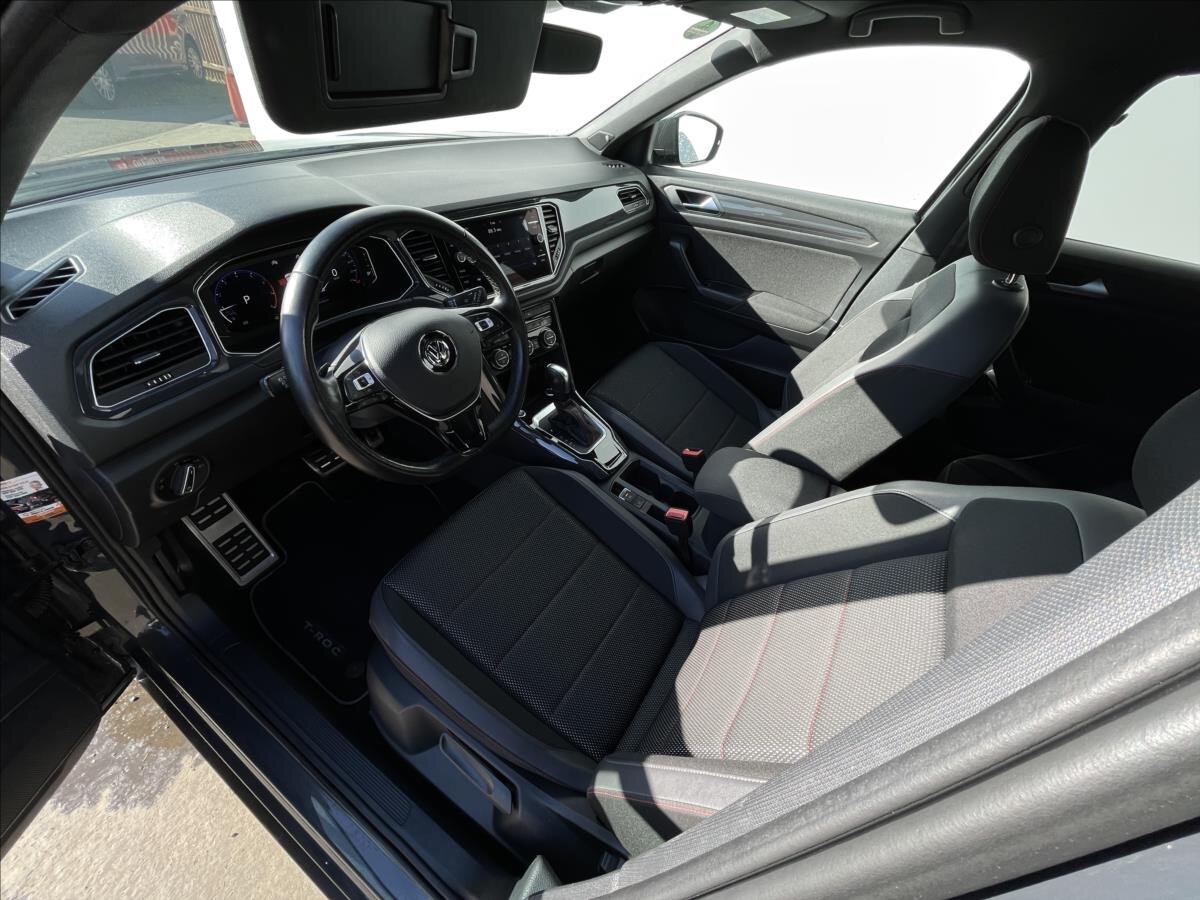 Volkswagen T-Roc SUV / Terénní 1,5 l 110 kw