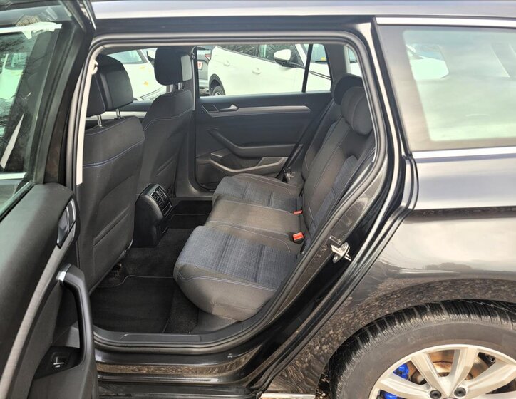 Volkswagen Passat Kombi 1,4 l 160 kw