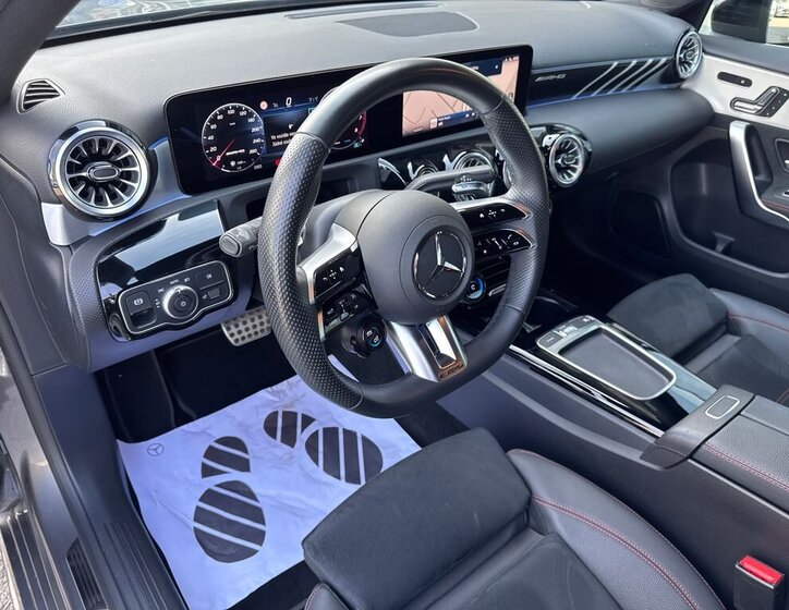 Mercedes-Benz Třídy A Hatchback 0,0 225 kw