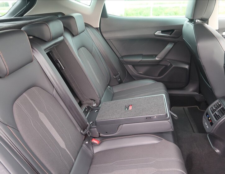 Cupra Formentor SUV / Terénní 2,0 l 140 kw