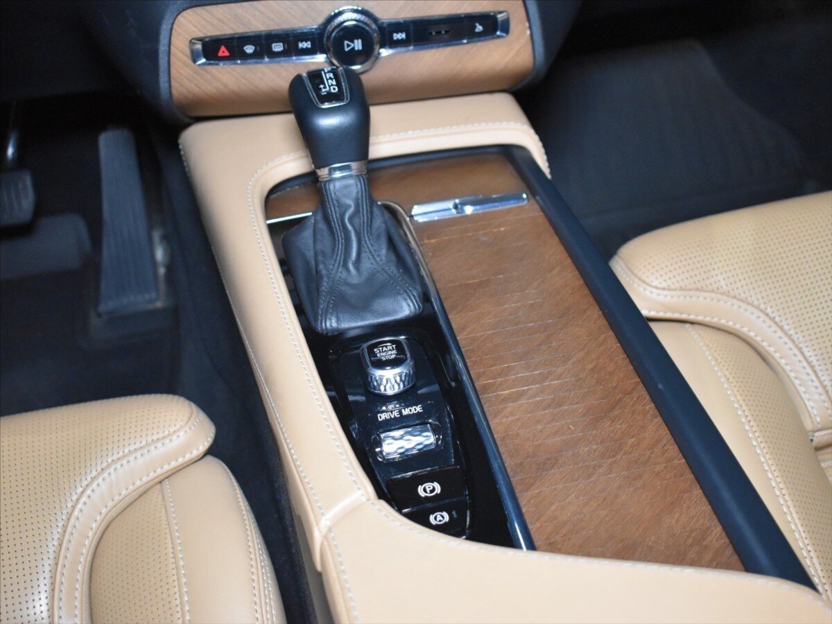 Volvo XC90 SUV / Terénní 2,0 l 177 kw