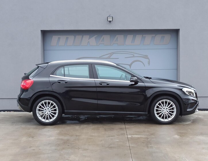 Mercedes-Benz GLA 4