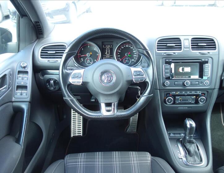 Volkswagen Golf 18