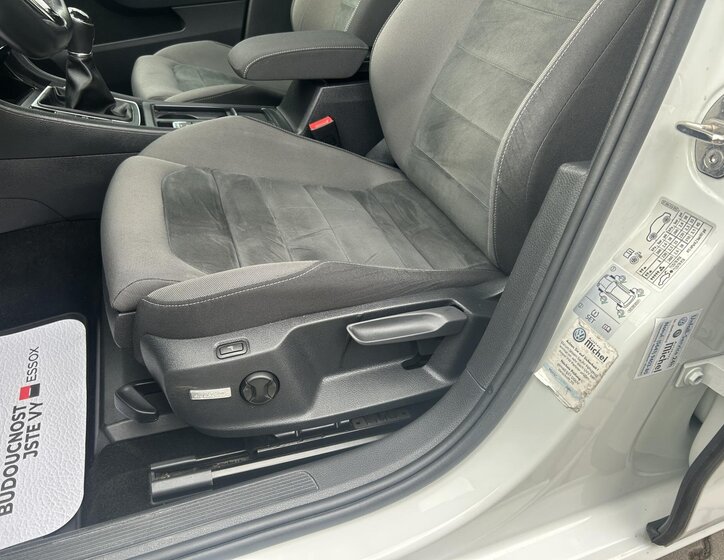 Volkswagen Golf Kombi 2,0 l 110 kw