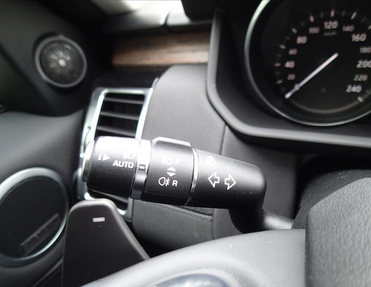 Land Rover Discovery SUV / Terénní 2,0 l 132 kw