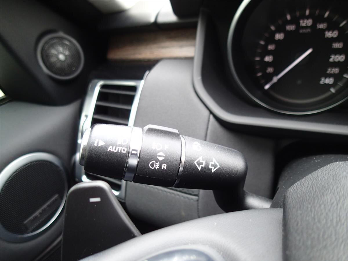 Land Rover Discovery SUV / Terénní 2,0 l 132 kw