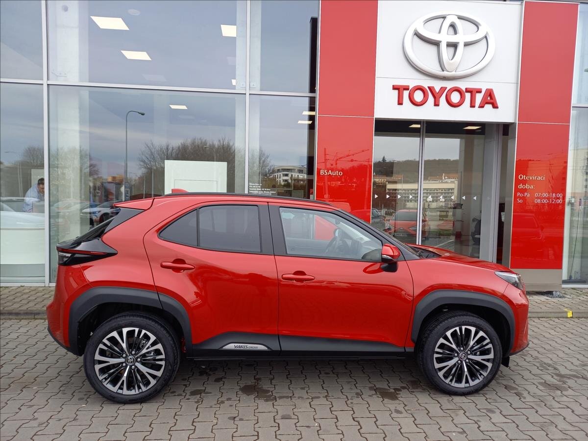 Toyota Yaris Cross SUV 1,5 l 96 kw