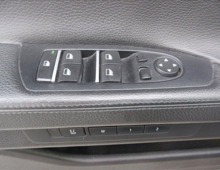 BMW Řada 7 Sedan / Limuzína 3,0 l 190 kw