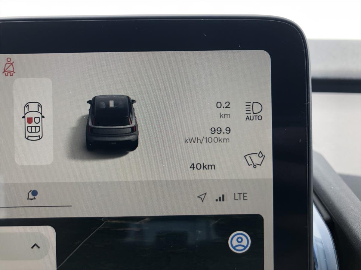 Volvo EX30 SUV / Terénní 0,0 200 kw