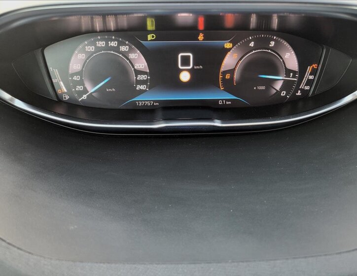 Peugeot 5008 SUV / Terénní 1,5 l 96 kw