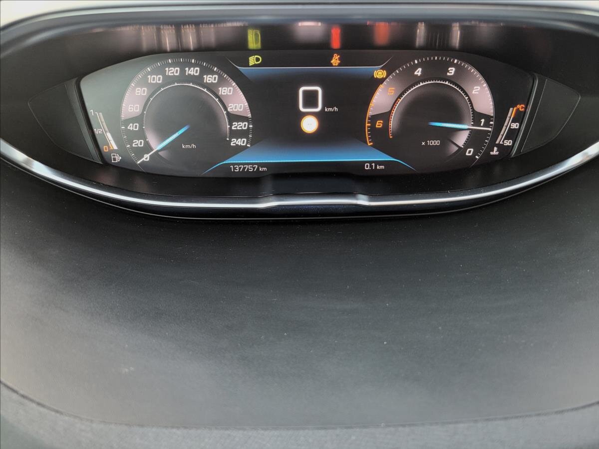 Peugeot 5008 SUV / Terénní 1,5 l 96 kw