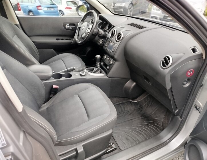 Nissan Qashqai SUV / Terénní 2,0 l 110 kw