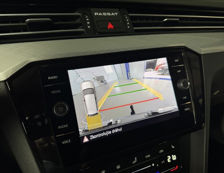 Volkswagen Passat 40