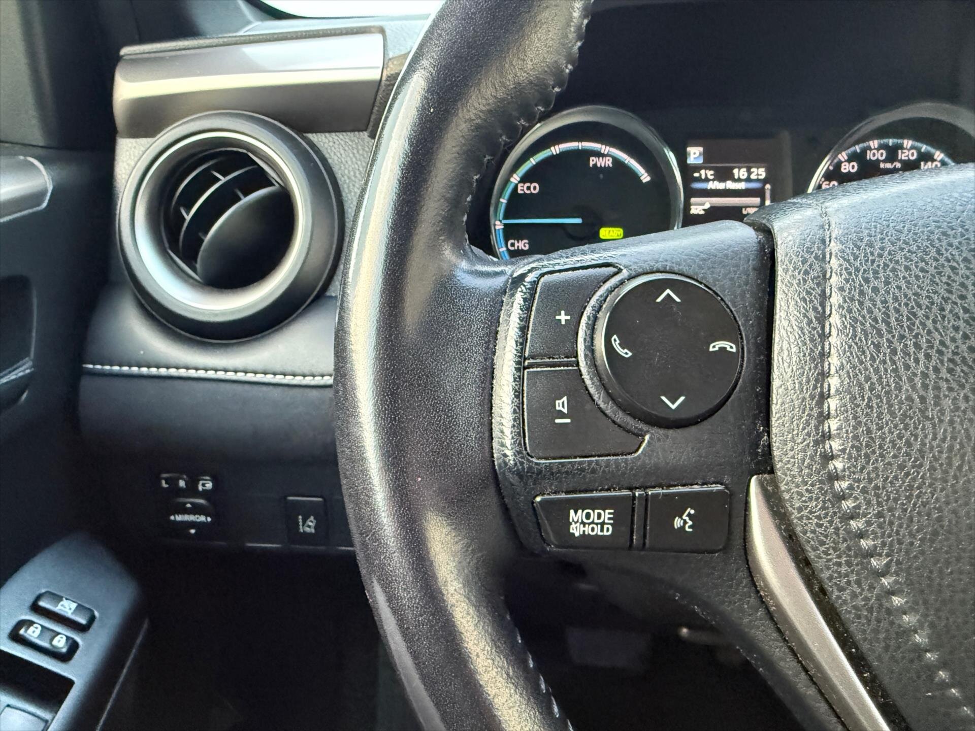 Toyota RAV4 SUV 2,5 l 114 kw