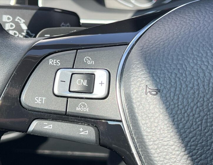 Volkswagen Polo Hatchback 999,0 85 kw