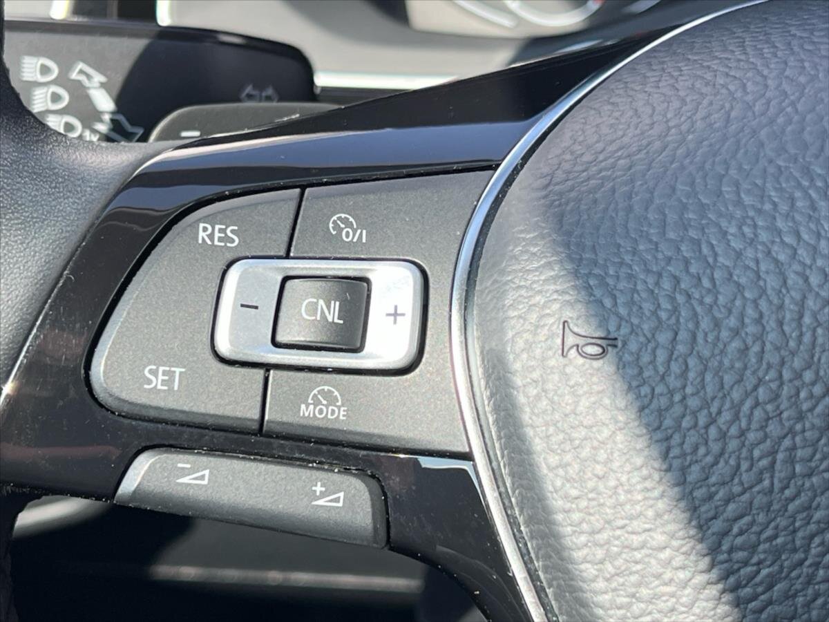 Volkswagen Polo Hatchback 999,0 85 kw