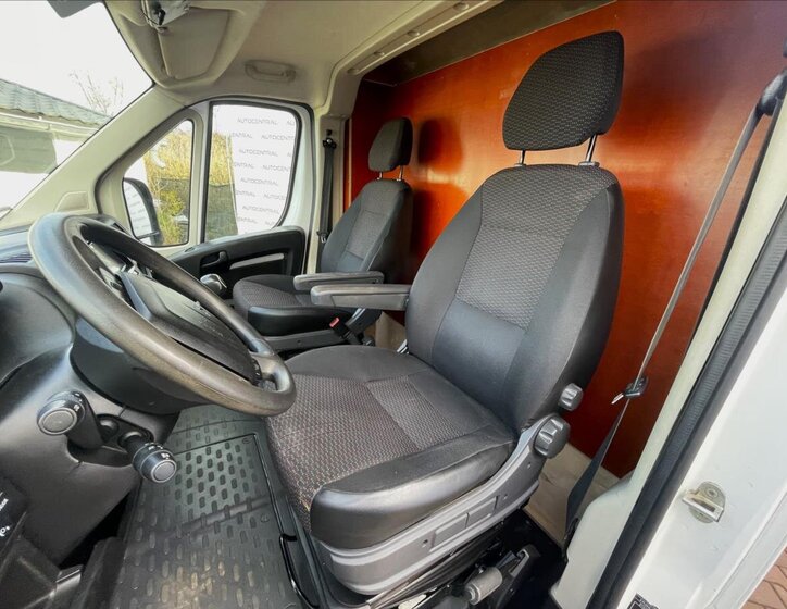 Peugeot Boxer Skříň 2,2 l 121 kw