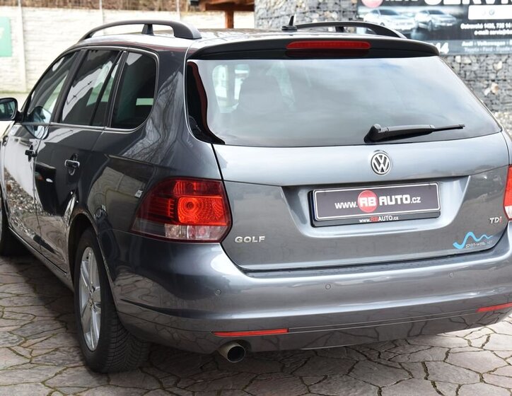 Volkswagen Golf Kombi 1,6 l 77 kw