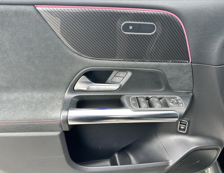 Mercedes-Benz GLA SUV 2,0 l 165 kw