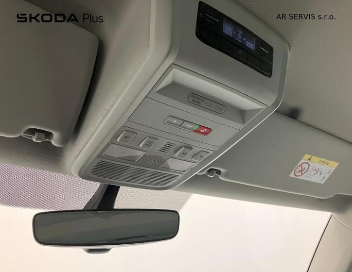 Volkswagen Caravelle 23