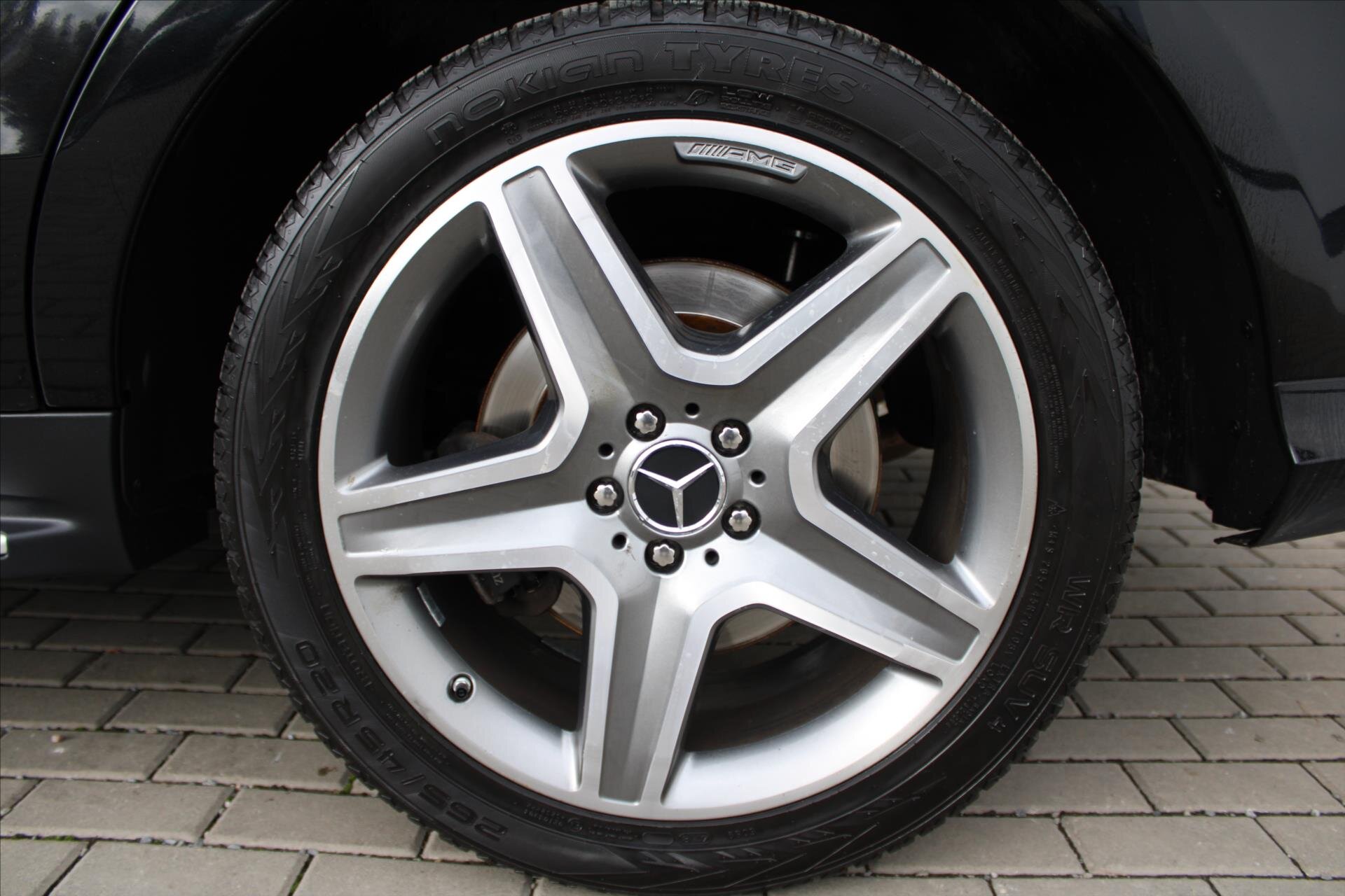 Mercedes-Benz GLE SUV 4,7 l 335 kw