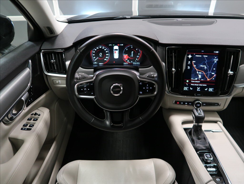 Volvo S90 Sedan / Limuzína 2,0 l 173 kw