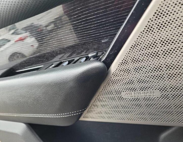 Land Rover Range Rover Velar SUV 3,0 l 221 kw