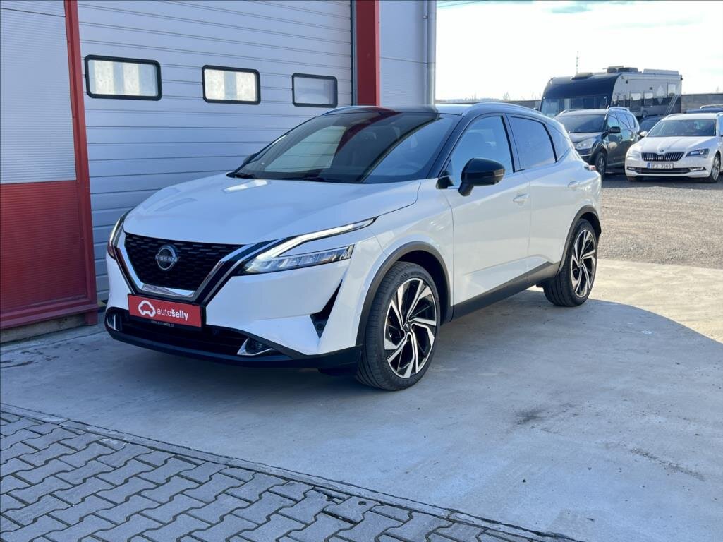 Nissan Qashqai SUV / Terénní 1,3 l 116 kw
