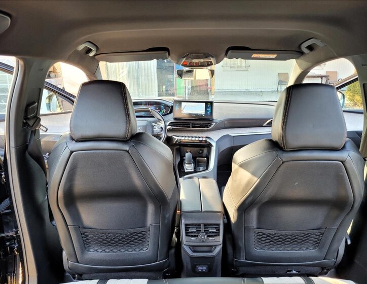 Peugeot 3008 SUV 1,6 l 133 kw