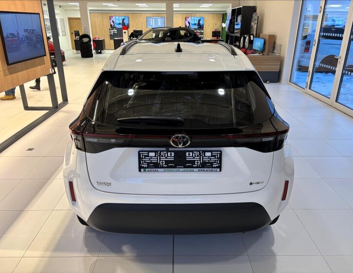 Toyota Yaris Cross SUV 1,5 l 0