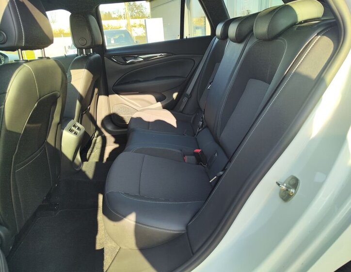 Opel Insignia Kombi 2,0 l 128 kw