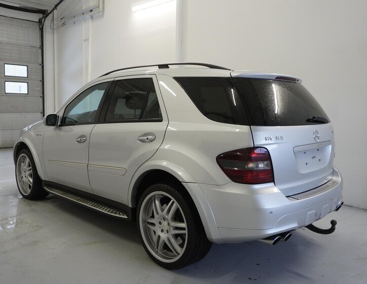 Mercedes-Benz Třídy M SUV 6,2 l 375 kw