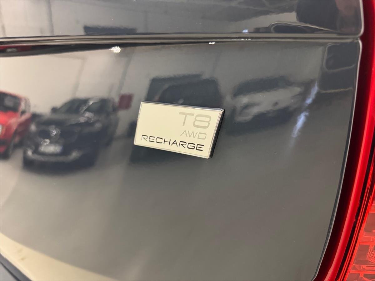 Volvo XC90 SUV / Terénní 2,0 l 335 kw
