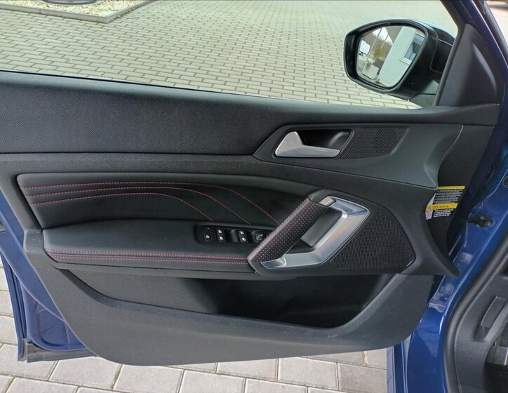 Peugeot 308 Hatchback 2,0 l 130 kw