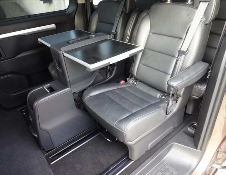 Peugeot Traveller 26