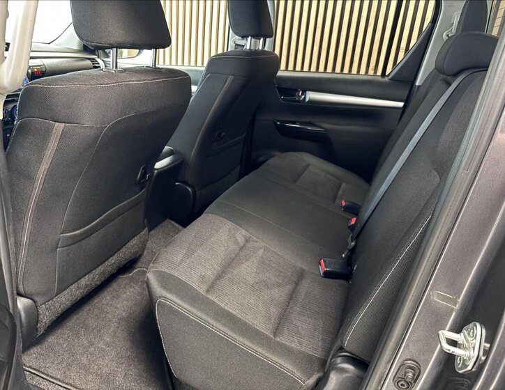 Toyota Hilux Pick-up 2,4 l 110 kw