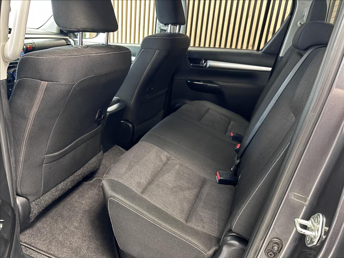 Toyota Hilux Pick-up 2,4 l 110 kw