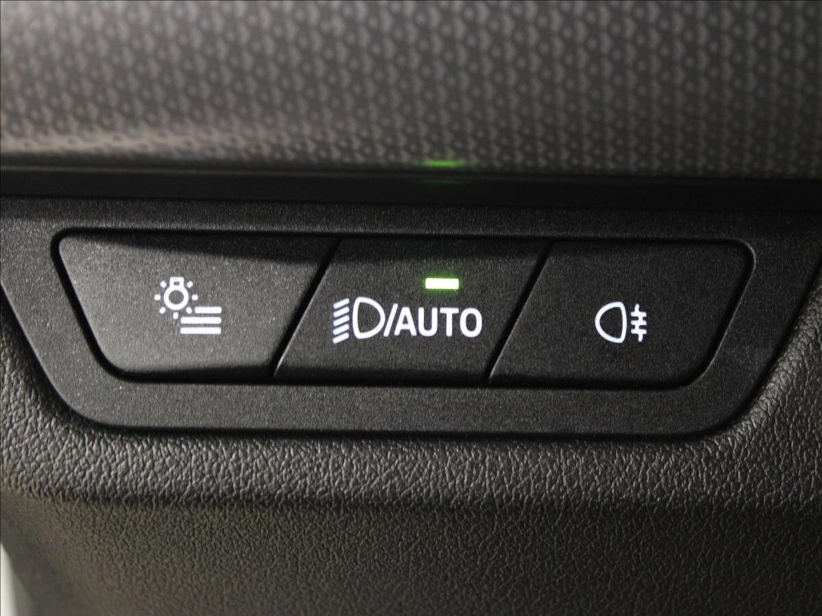 BMW X1 SUV 2,0 l 145 kw