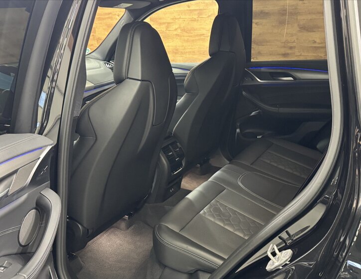 BMW X3 SUV / Terénní 3,0 l 353 kw