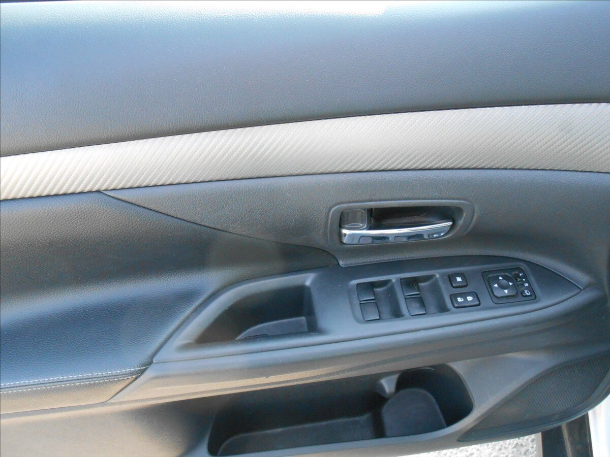 Mitsubishi Outlander Kombi 2,3 l 110 kw