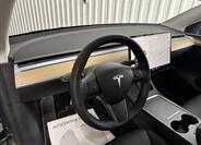 Tesla Model Y 16
