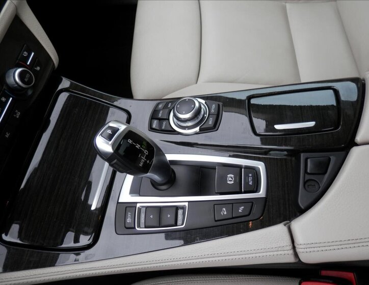 BMW Řada 5 Sedan 3,0 l 230 kw