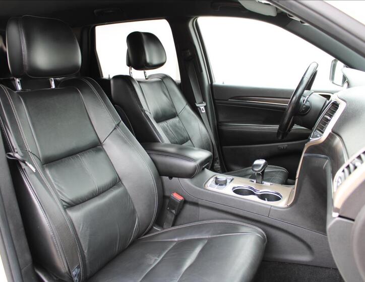 Jeep Grand Cherokee 32