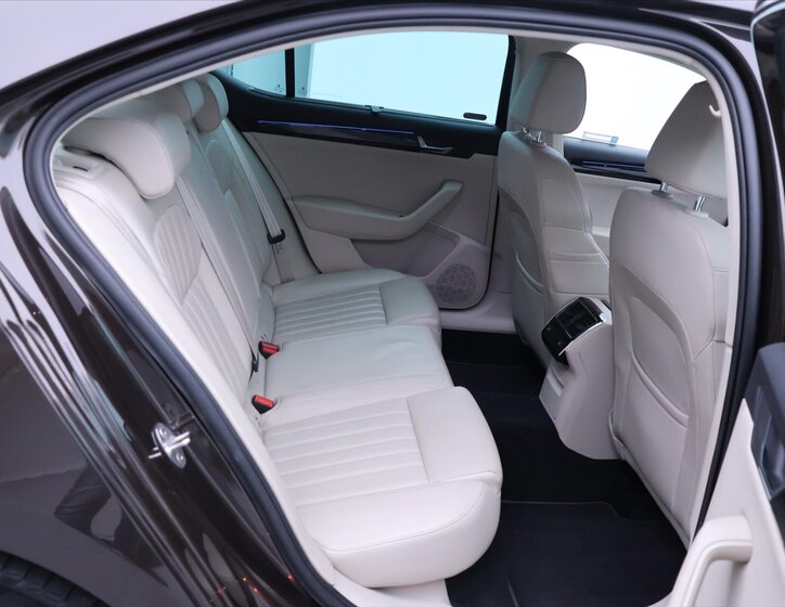 Škoda Superb Liftback 2,0 l 110 kw