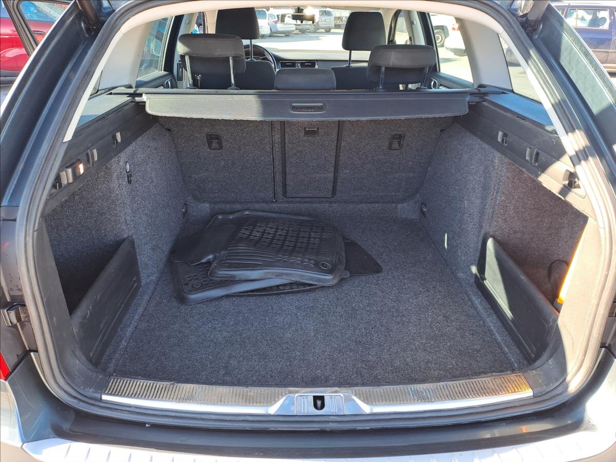 Škoda Superb Kombi 2,0 l 103 kw