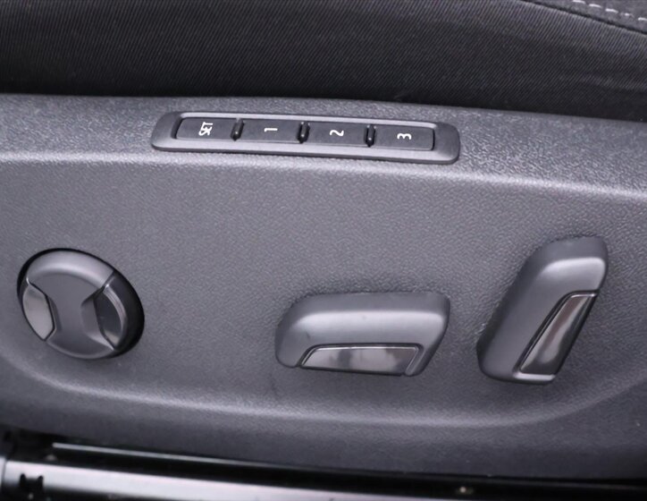 Škoda Octavia Sedan / Limuzína 2,0 l 110 kw