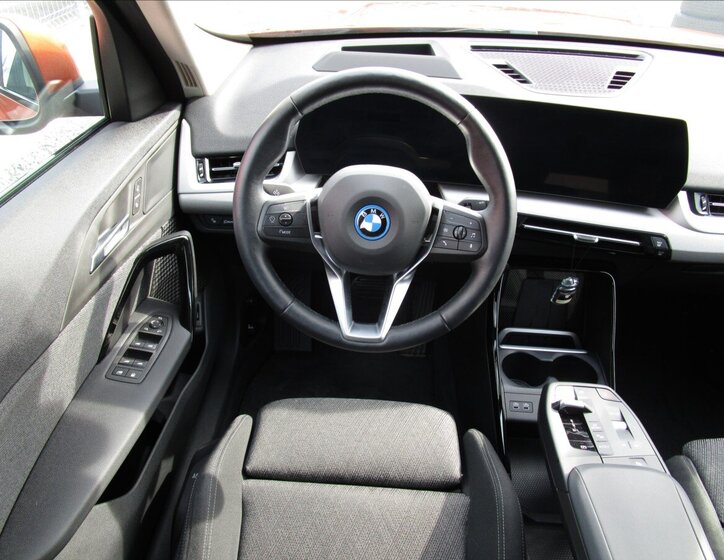 BMW X1 Kombi 1,5 l 110 kw